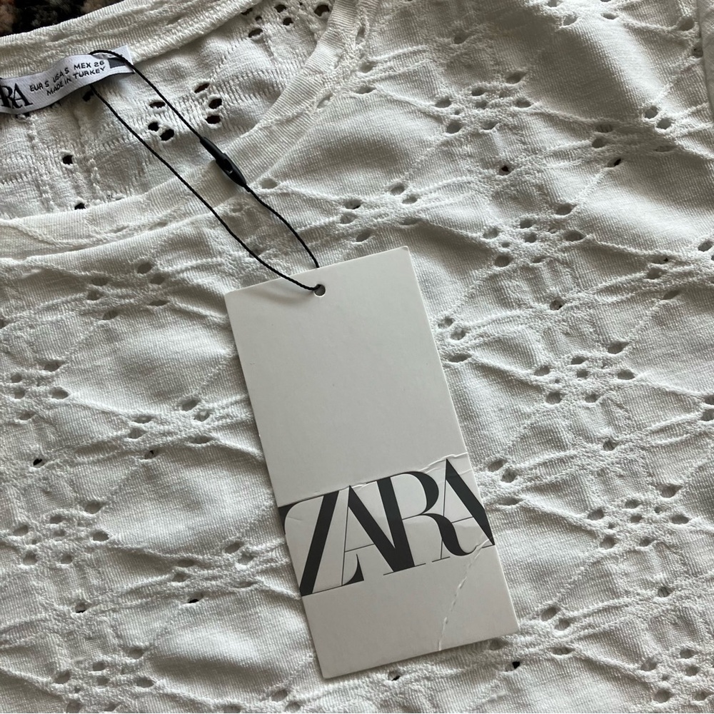 ZARA Broiderie Anglaise Eyelet Tee BNWT Size Small